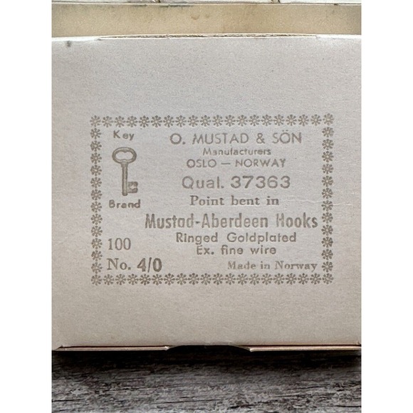 NOS Mustad Aberdeen Goldplated Hook Size 4/0 37363 100 Fish Hooks Made In Norway - Picture 1 of 5